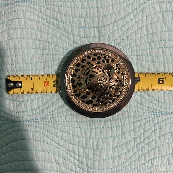 Dana Buchman cheetah design compact mirror with box - Picture 7 of 13